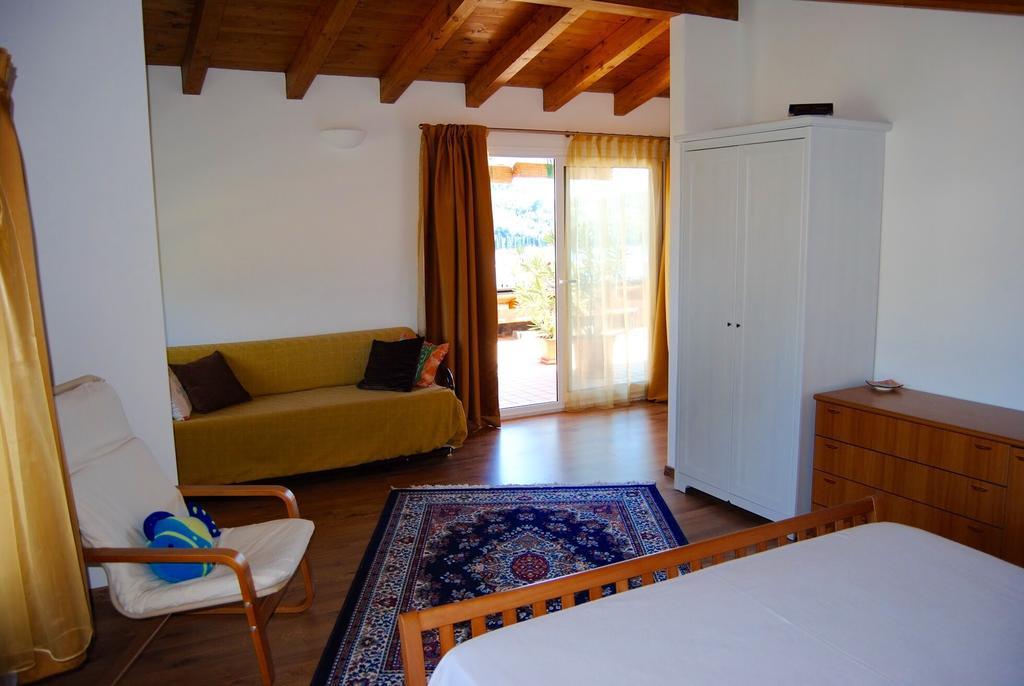 Ai Colli B&B Saló Habitación foto